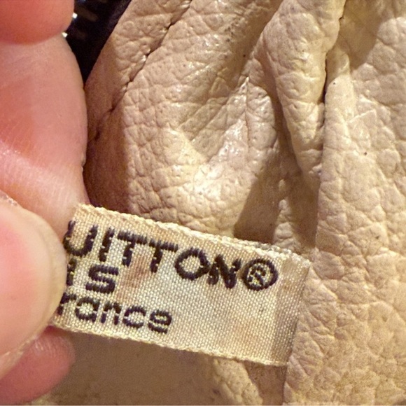 Louis Vuitton clutch or toiletries bag authentic used - Picture 7 of 7